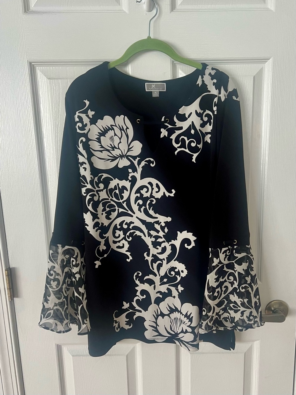 JM Collection Black and White Floral Bell-Sleeve Blouse